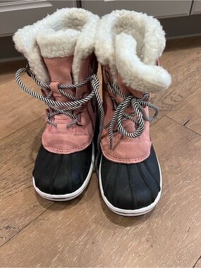 Cat & Jack Pink and Black Girls' Waterproof Winter Boots with Sherpa Collar